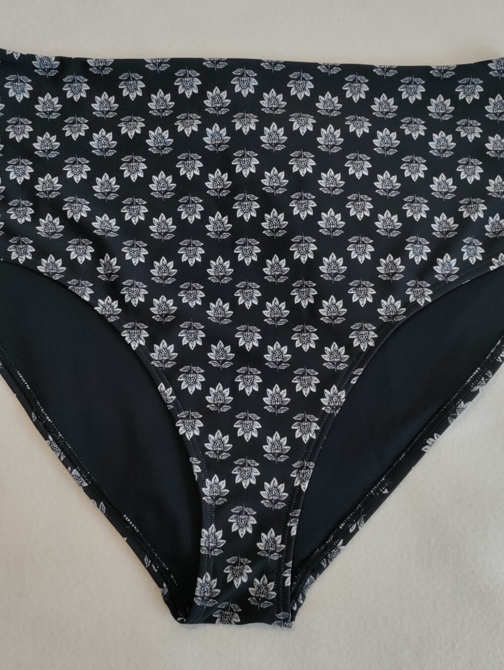 Old Navy High Waisted Bikini Bottom Size L